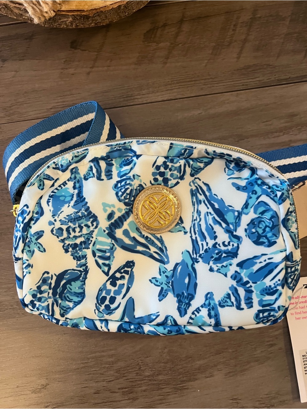 Lilly Pulitzer Blue & White Shell-Print Belt Bag with Gold Charm - Picture 2 of 5